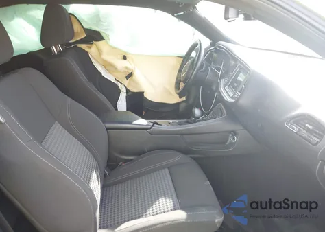 2021 Dodge Challenger Sxt z USA, uszkodzony, nr VIN 2C3CDZAG8MH586809